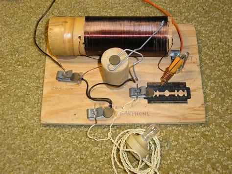 1 Authors prototype. . Crystal radio transmitter